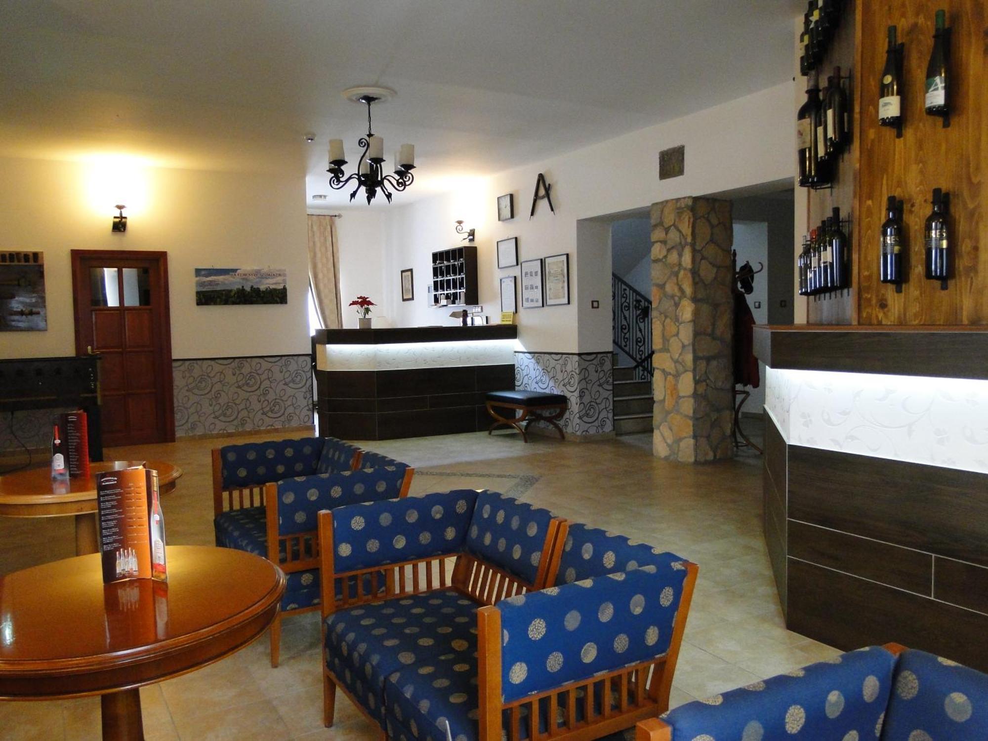 Borhotel Sziluett Farkasmaly Gyöngyös Zewnętrze zdjęcie