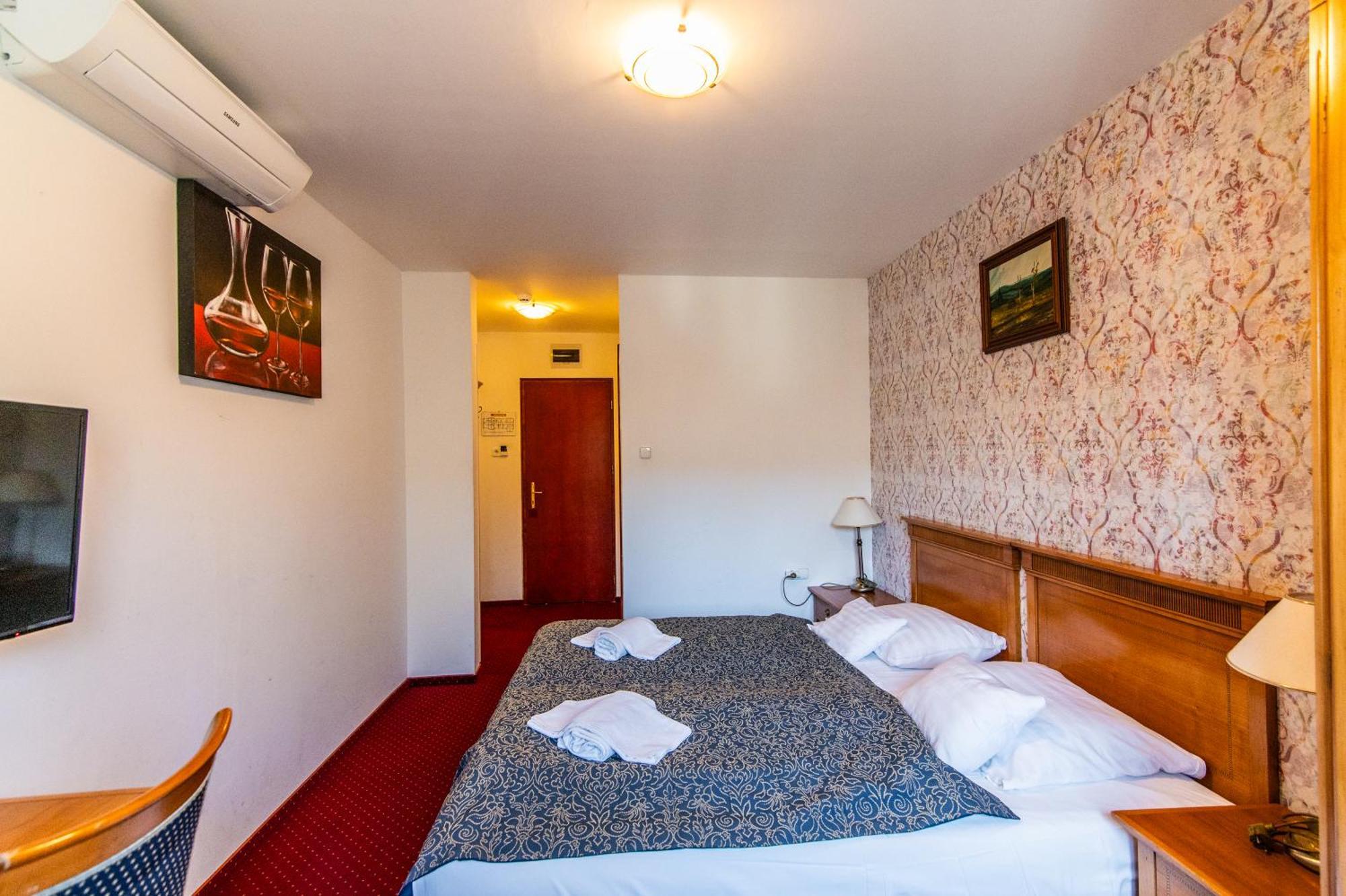 Borhotel Sziluett Farkasmaly Gyöngyös Zewnętrze zdjęcie