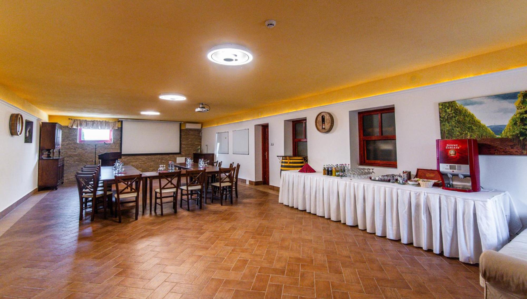 Borhotel Sziluett Farkasmaly Gyöngyös Zewnętrze zdjęcie